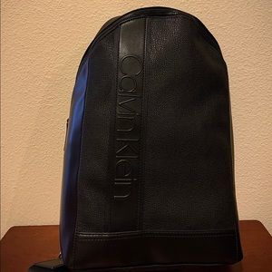 Calvin Klein Bartley micro texture sling backpack